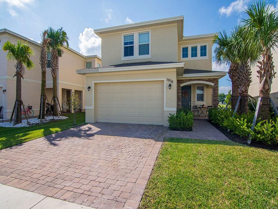 1st image of 1976 NW Cataluna Cir