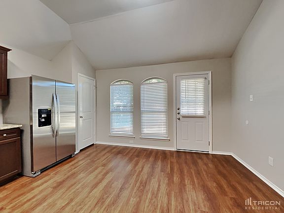 5th image of 952 Oak Lynn Dr
