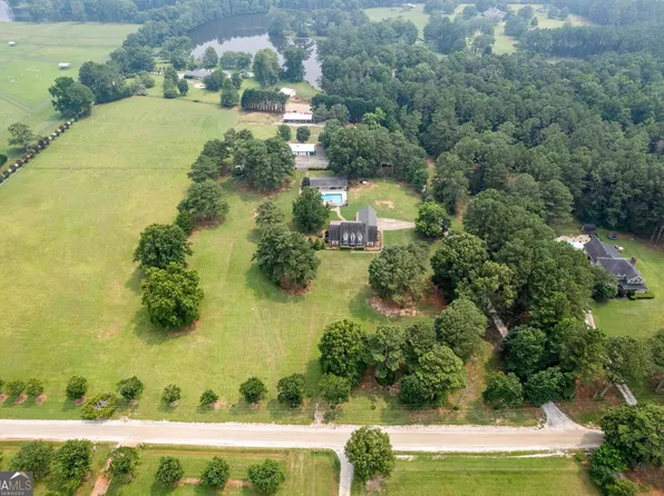 110 Friar Tuck Rd, Fayetteville, GA 30215