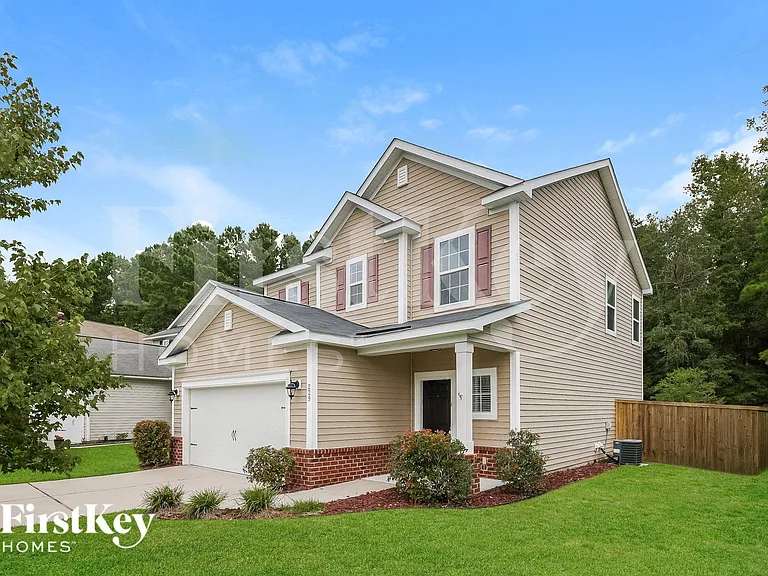 229 Oglethorpe Cir — Photo 2