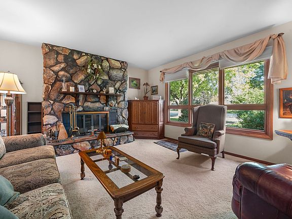 3rd image of 4555 Cinnamon Ct