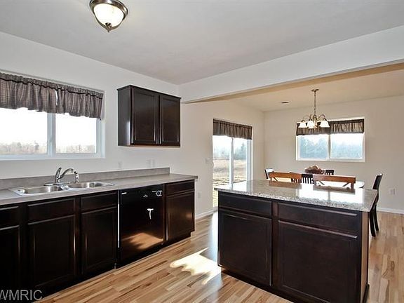 3rd image of 5736 Scotsglen Ct SE