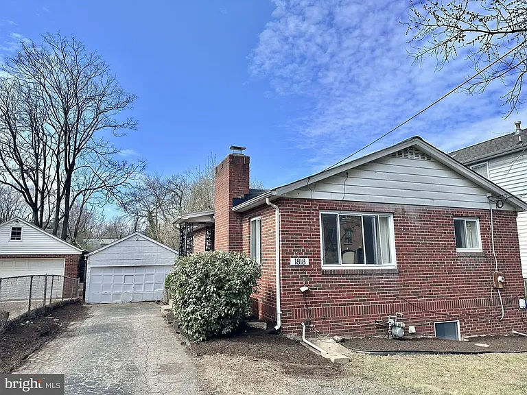 1818 N Adams St — Photo 17
