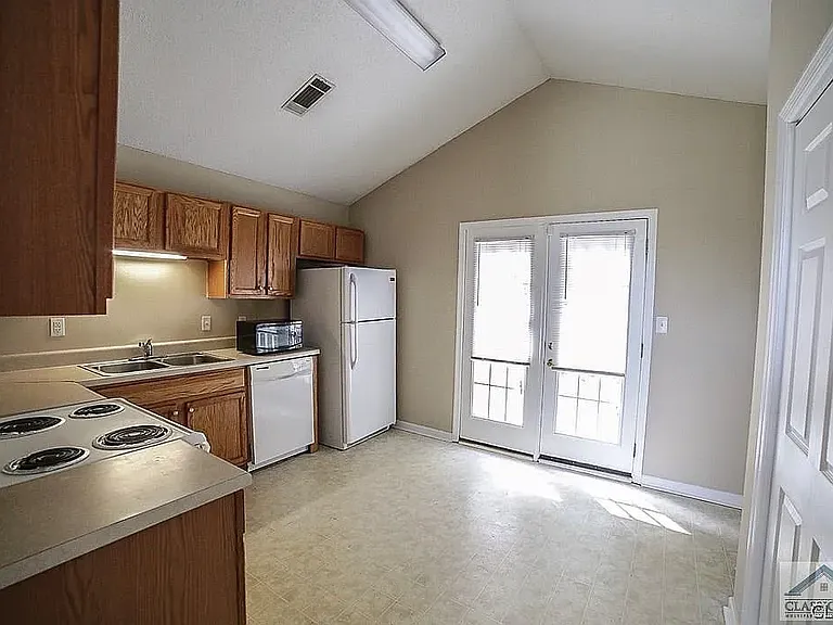 220 Harvest Way — Photo 2