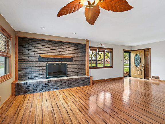 5th image of 165 Washington Blvd