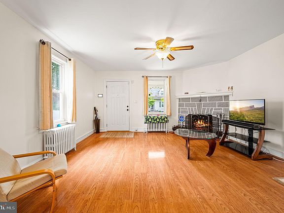 5th image of 4031 Berry Ave