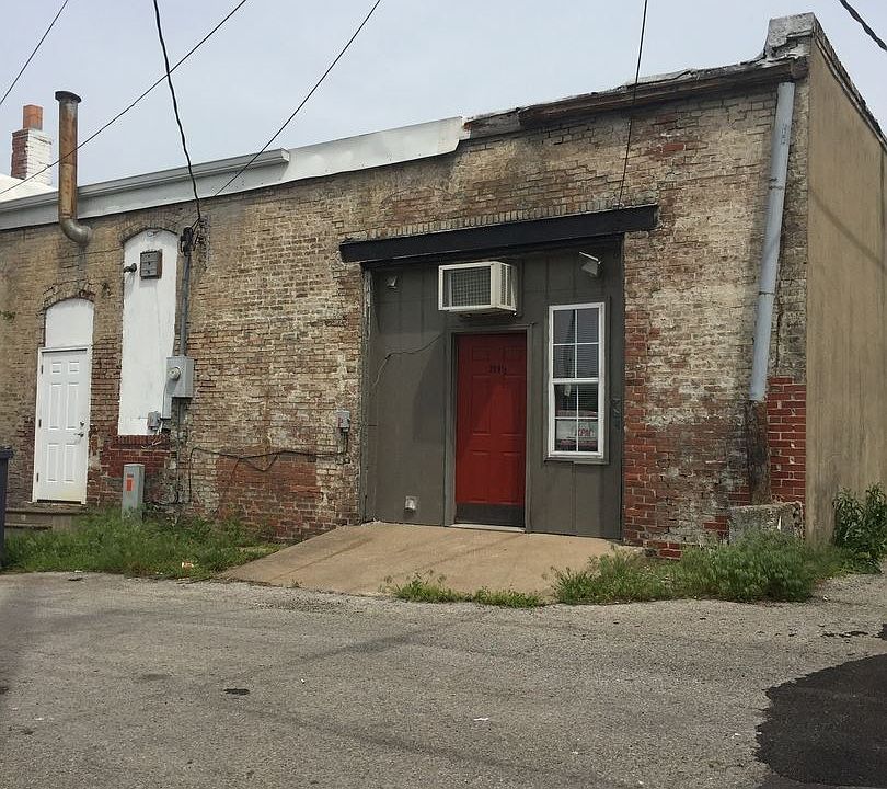 1st image of 209 1/2 W Washington St