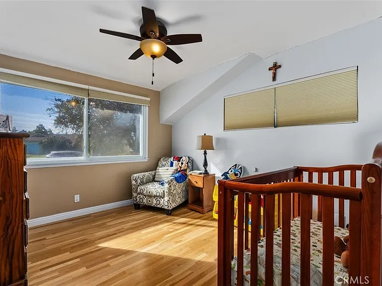 314 S Velva Pl — Photo 9