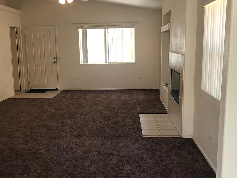 53370 Avenida Mendoza — Photo 4