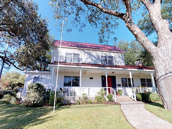 3rd image of 720 W San Antonio St
