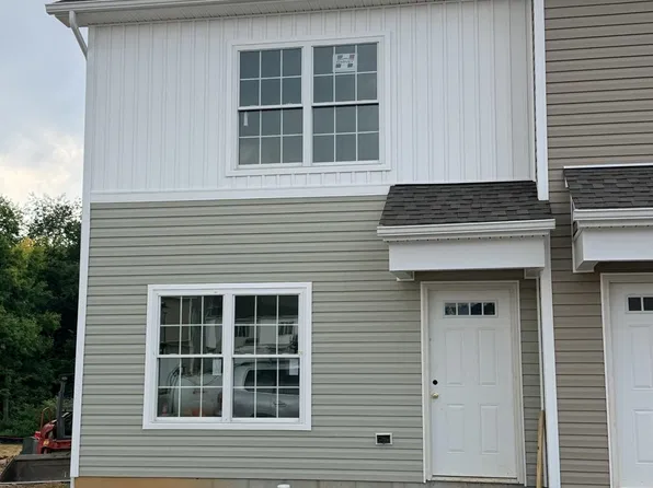 1621 Woodrow Cir, Harrisonburg, VA 22802