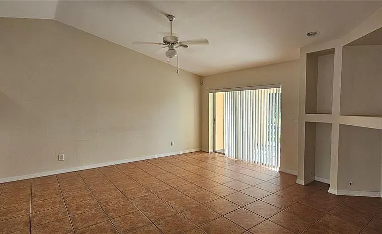 3007 SW Santa Barbara Pl — Photo 8