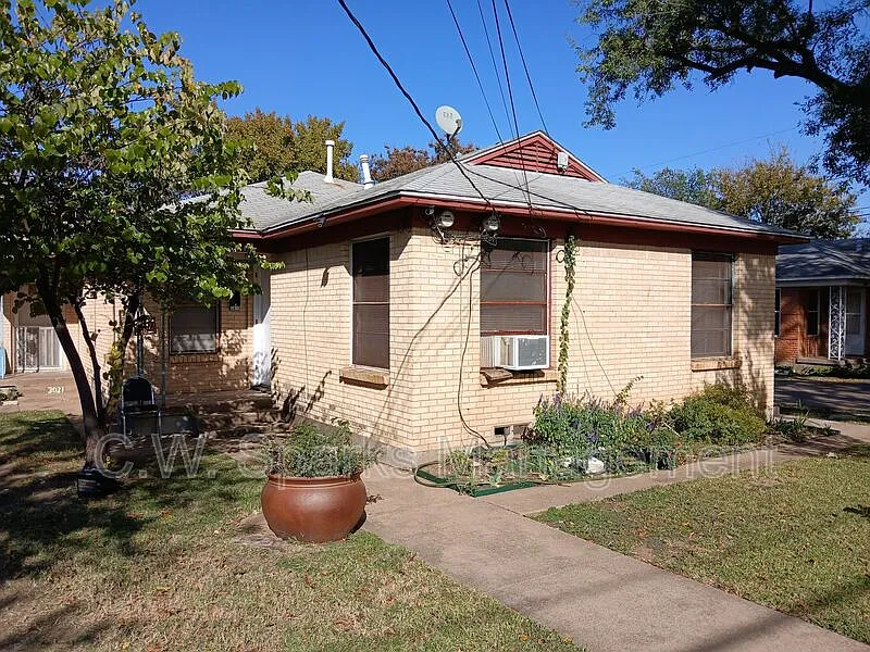 3019 Avon St