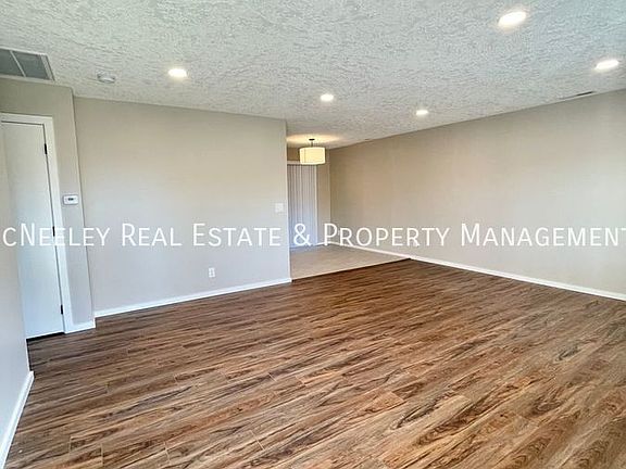 4th image of 543 SE Walnut St