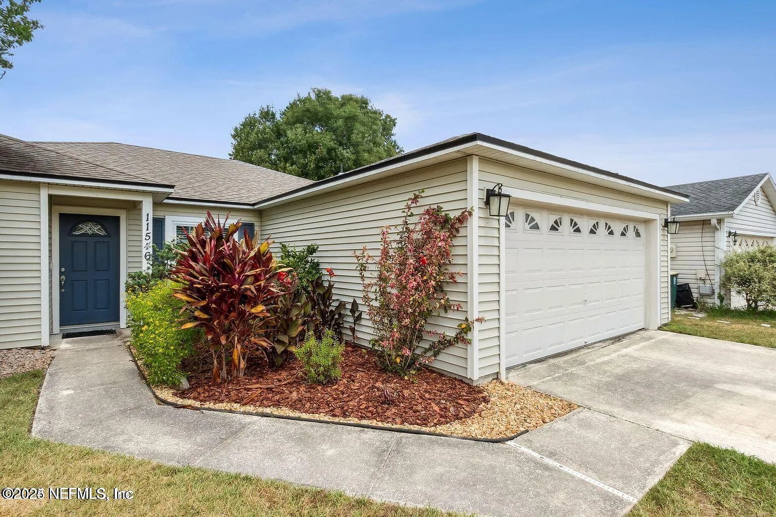 3 bed, 2.0 bath, 1492 sqft, $2,200 — Photo 2