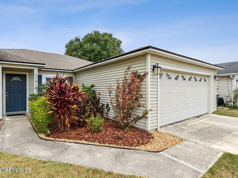 11546 Twin Oaks Trl — Photo 2