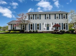 548 Picadilly Cir, Akron, OH