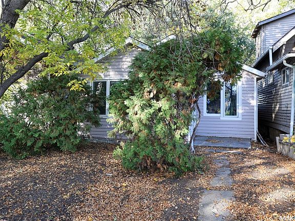 2nd image of 952 Robinson Street