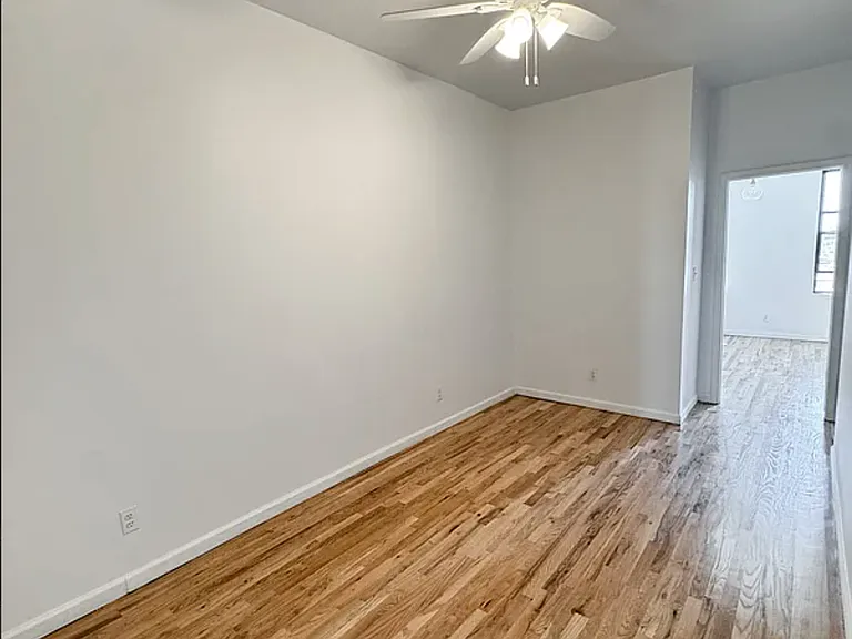 955 Grand St #3 — Photo 6