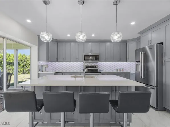 5581 Amoroso Dr, Fort Myers, FL 33919