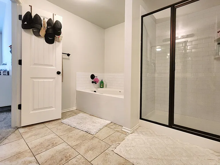 18600 Luna Dr — Photo 14