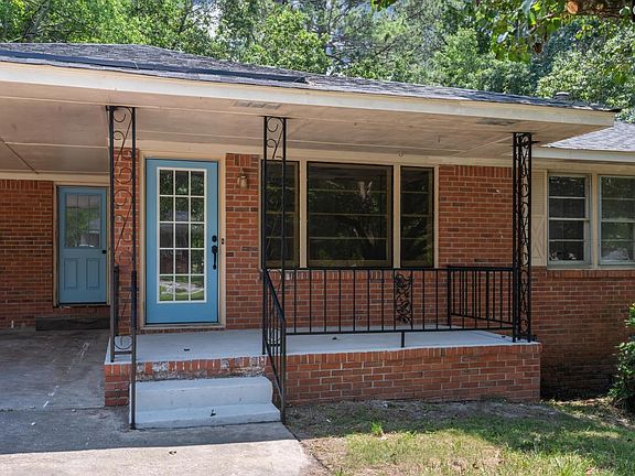 3rd image of 132 Fairlawn Ct