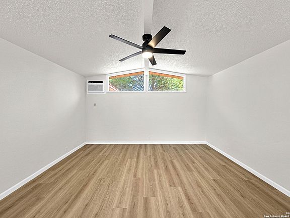 2nd image of 6011 Lark Valley