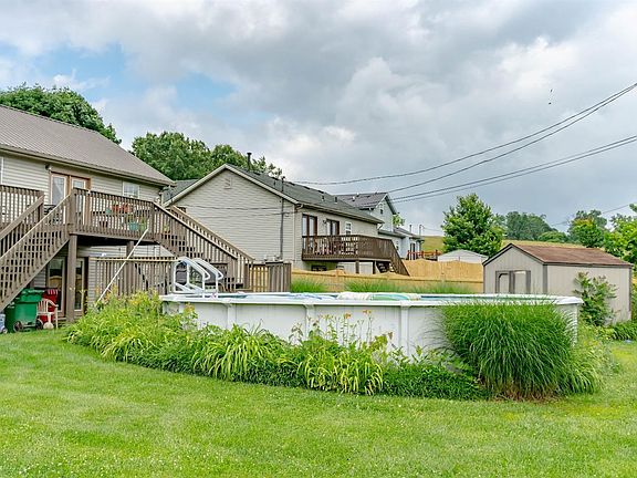 3rd image of 400 Sandstone Dr