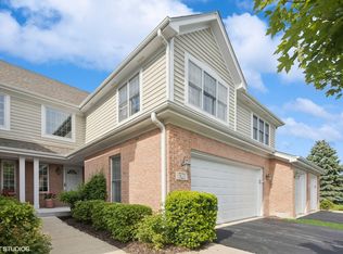 321 Turnberry Ln, Glen Ellyn, IL