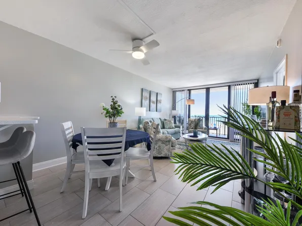 601 1st St S APT 3A, Jacksonville Beach, FL 32250