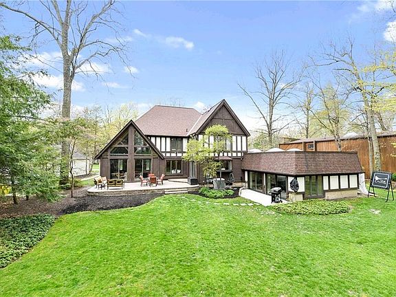 5th image of 31107 Roxbury Park Dr