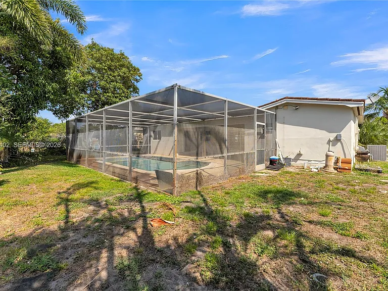 6924 NW 8th Ct — Photo 35