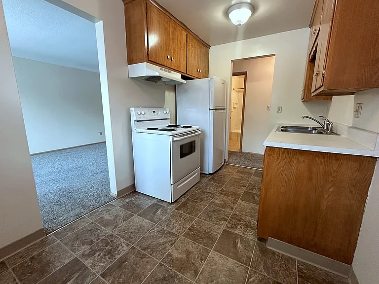Lexlawn Apartments — Photo 12