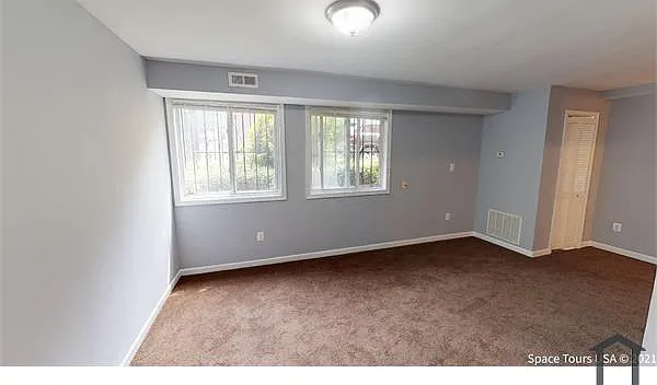 5348 E St SE #101