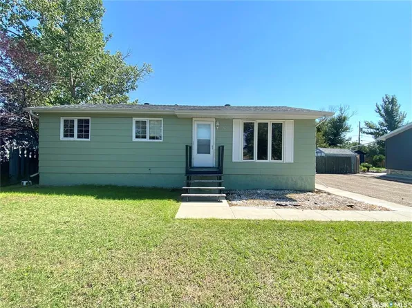 216 3rd STREET E, Frontier, SK S0N 0W0