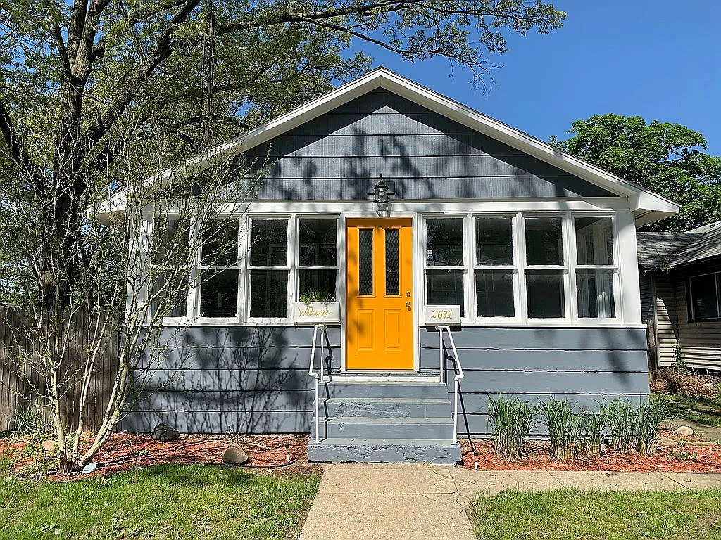 1691 Wood St photo 1