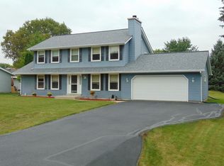 8755 S 84th St, Franklin, WI 53132