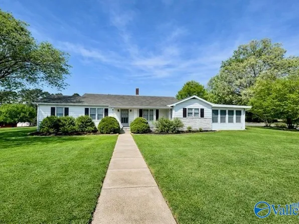 17023 Red Hill Rd, Athens, AL 35611