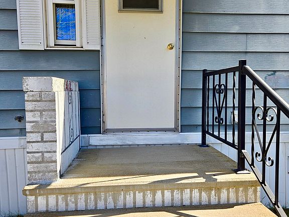 2nd image of 175 Juniper Ave