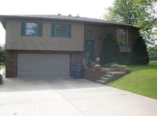 109 Sunset Dr, Linn, MO 65051