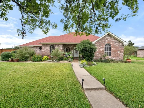 516 Pin Oak Dr, Terrell, TX 75161