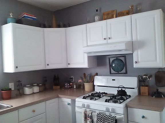 5th image of 105 Scott Ave