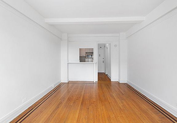 3rd image of 235 W 102nd St APT 12R