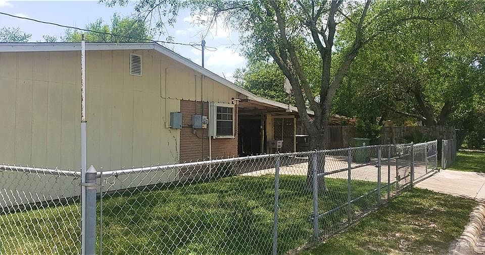 2nd image of 608 S Airport Dr
