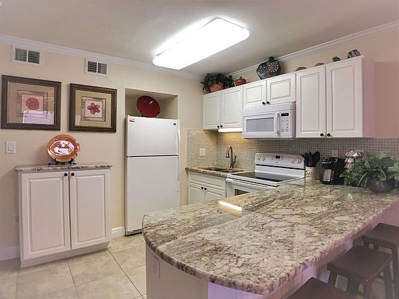 2nd image of 683 Nautilus Ct Unit 206