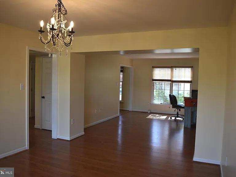 2174 E Greenleaf Dr — Photo 11