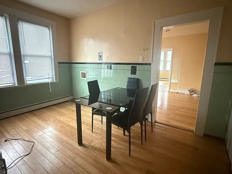 67 Fabyan Pl #1R — Photo 5