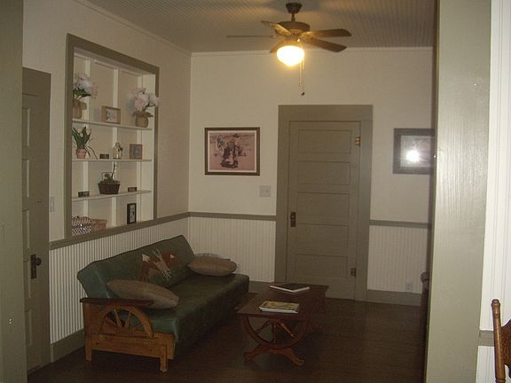 5th image of 205 Shaw Ave
