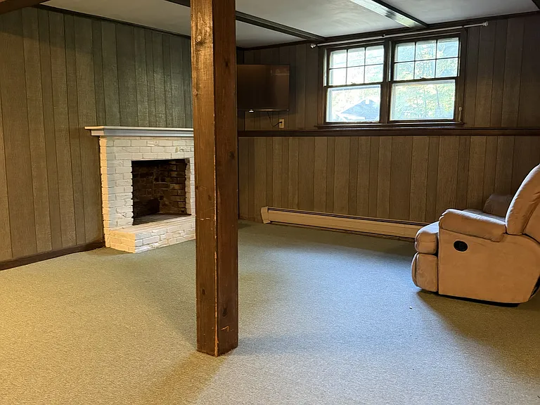 185 Long Hill Rd — Photo 21