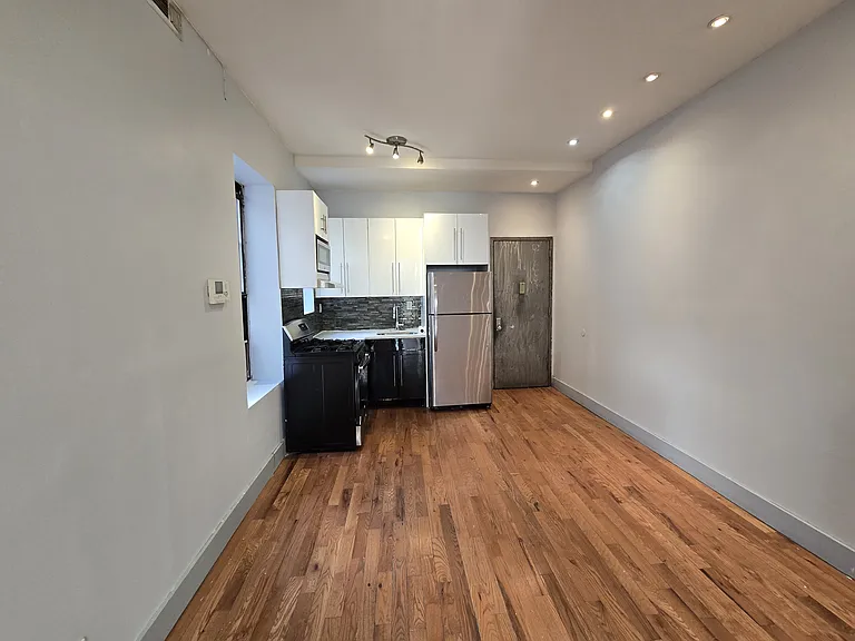 147 Rockaway Pkwy #5 — Photo 5